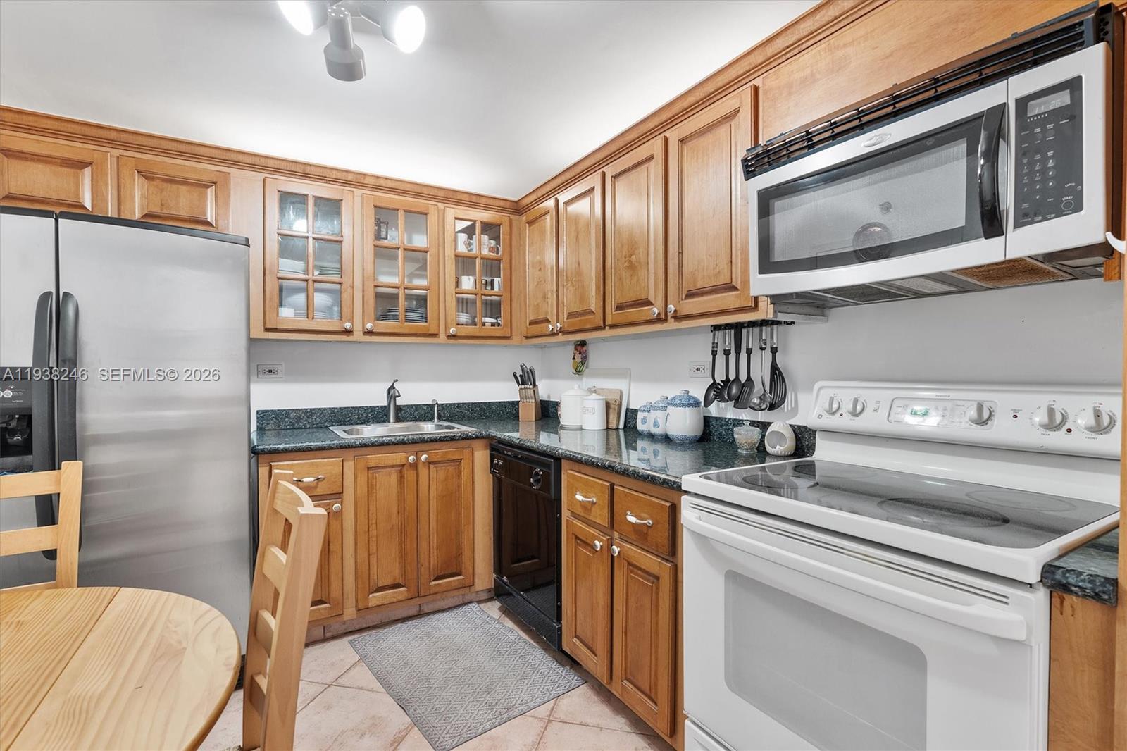 6039 Collins Ave #1104 Miami Beach, FL 33140