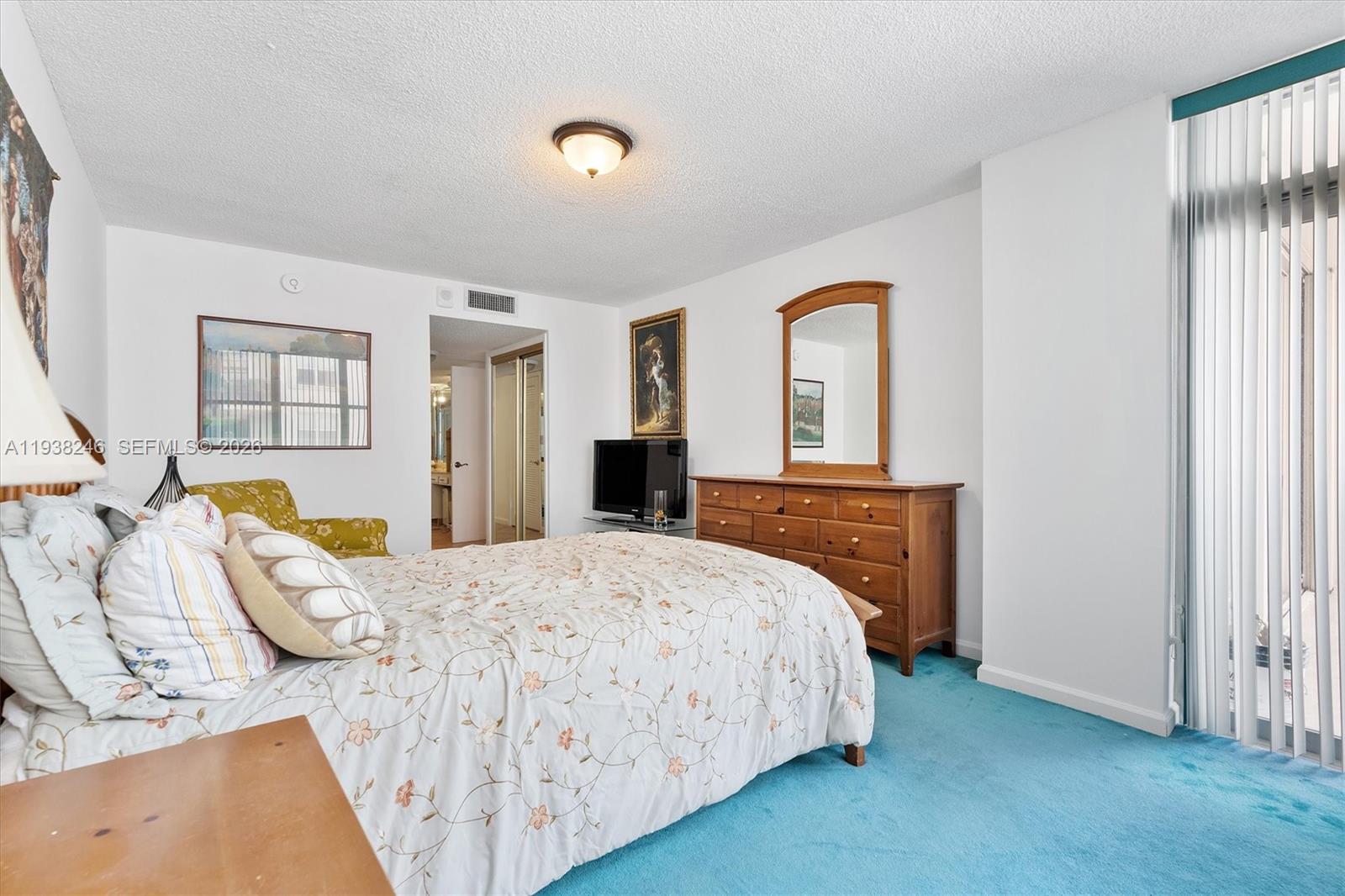 6039 Collins Ave #1104 Miami Beach, FL 33140