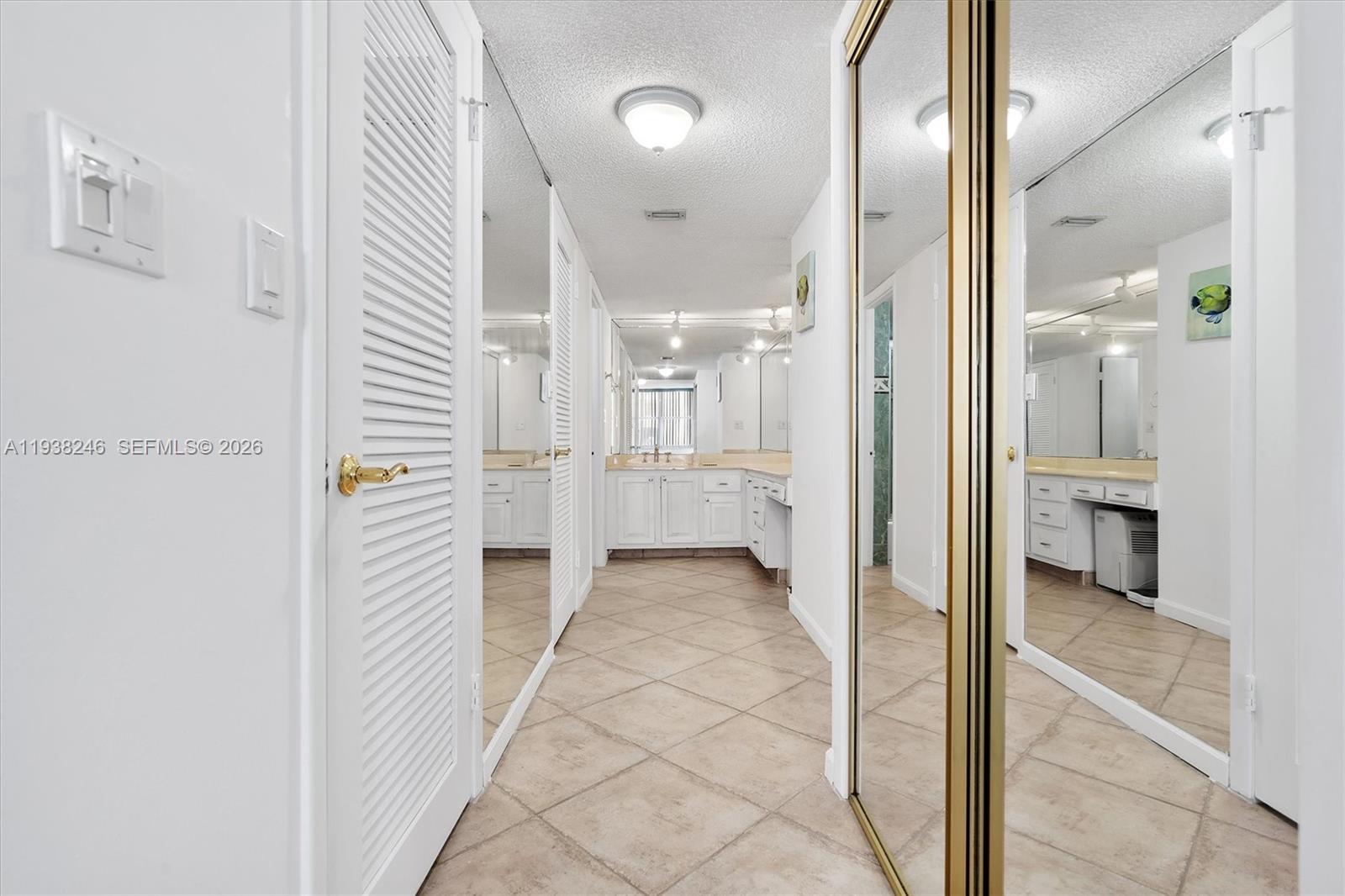 6039 Collins Ave #1104 Miami Beach, FL 33140