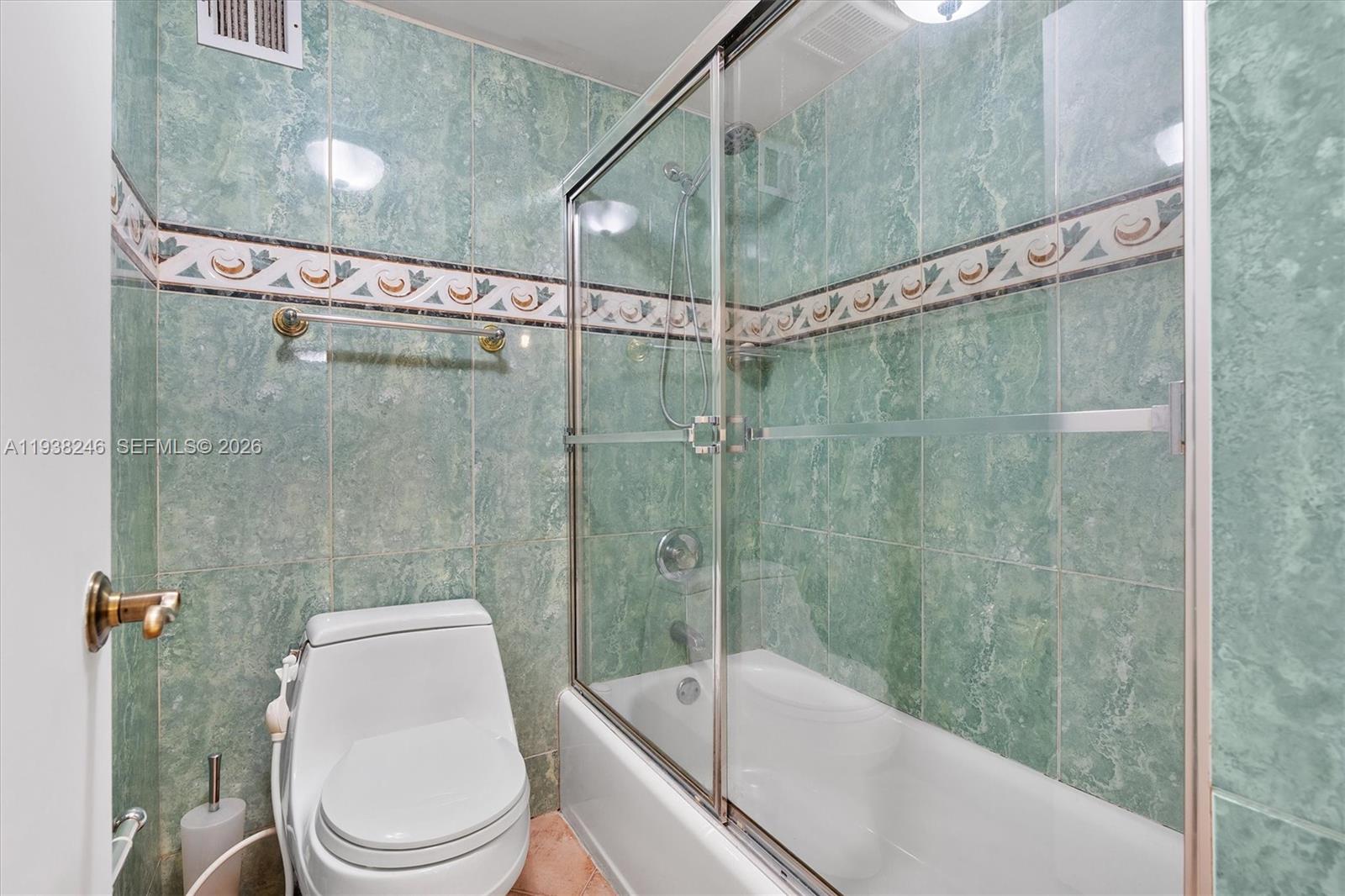 6039 Collins Ave #1104 Miami Beach, FL 33140