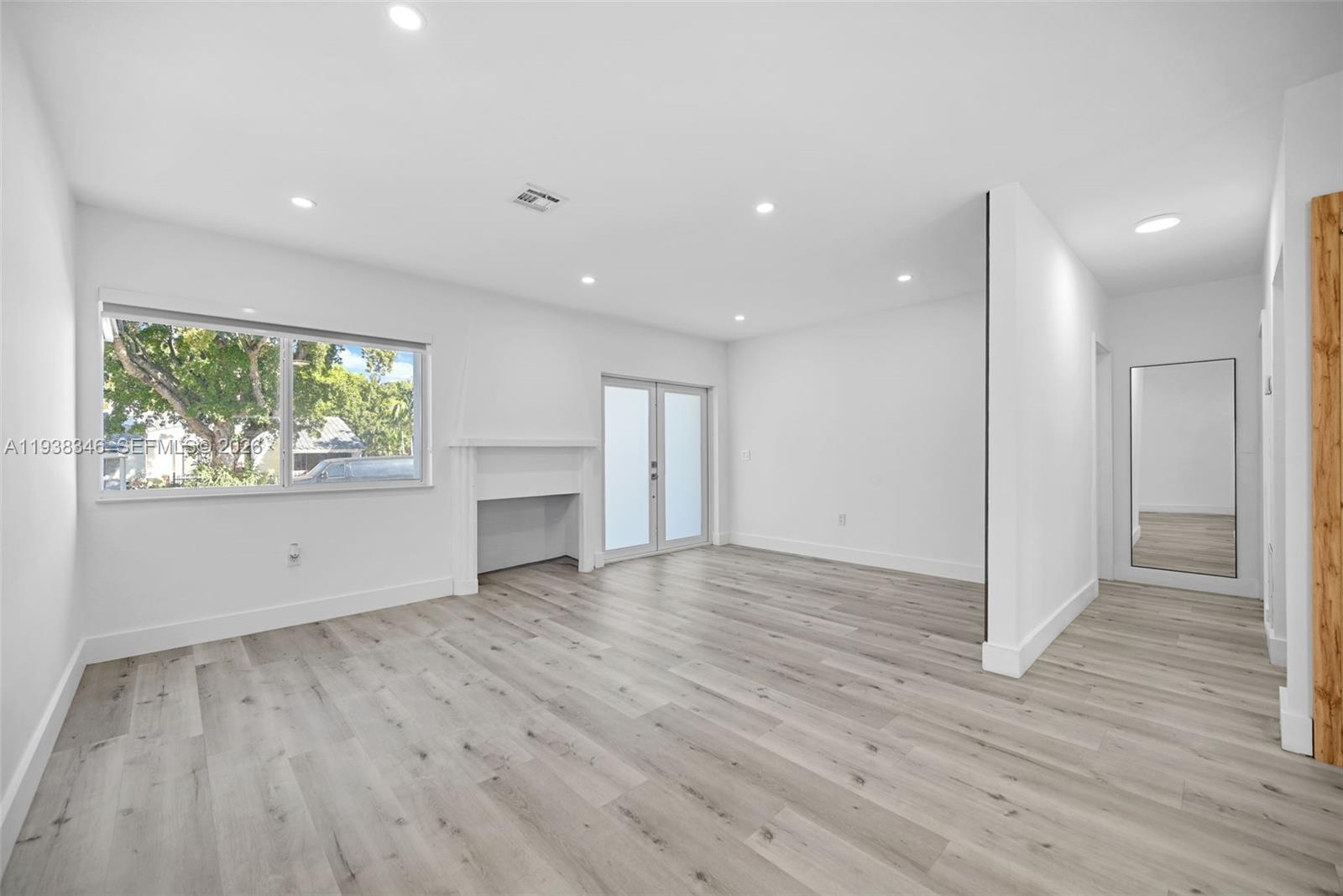 876 NE 81st St Miami, FL 33138