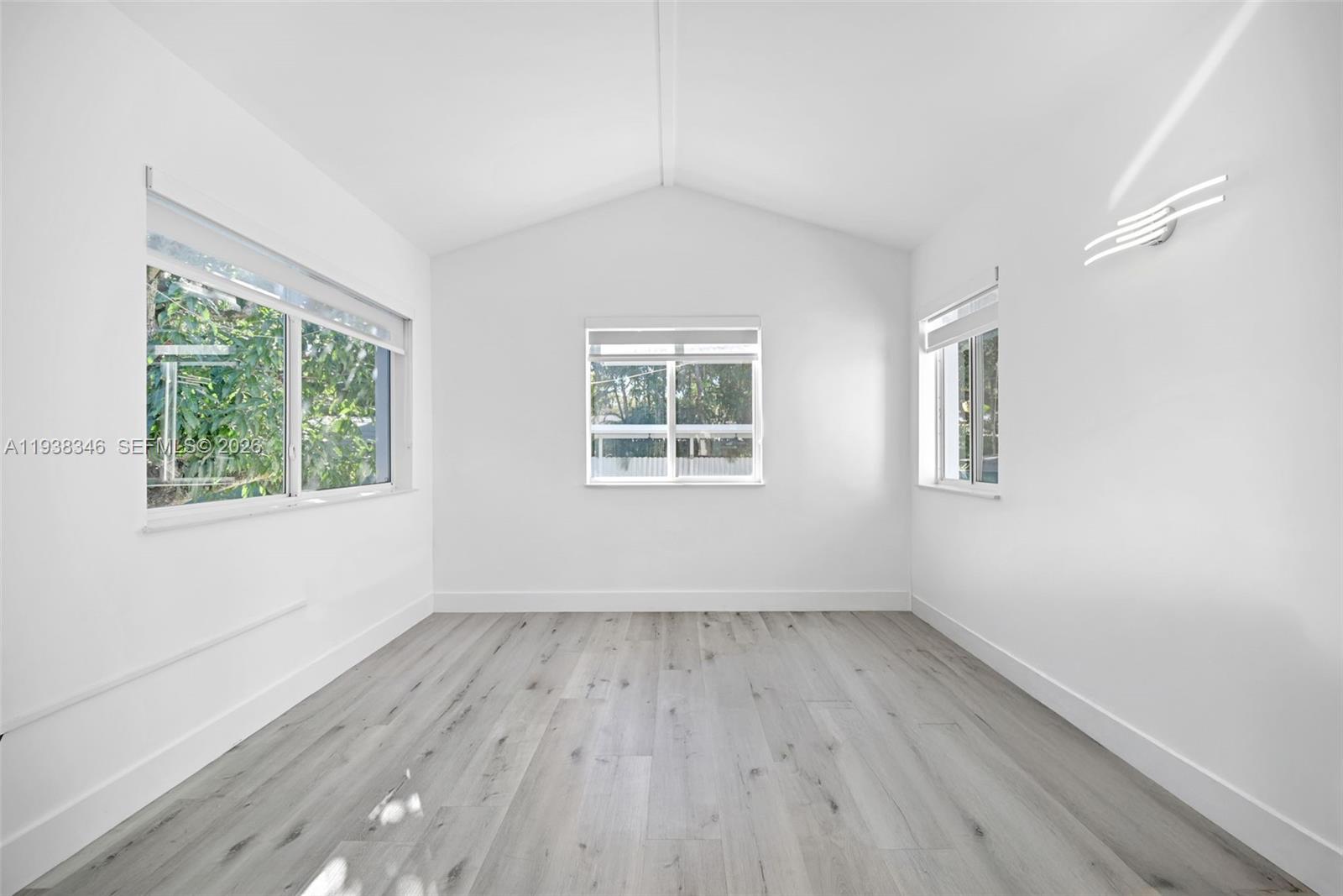 876 NE 81st St Miami, FL 33138