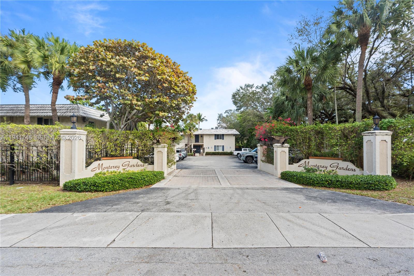 8607 SW 68th Ct #5 Pinecrest, FL 33156