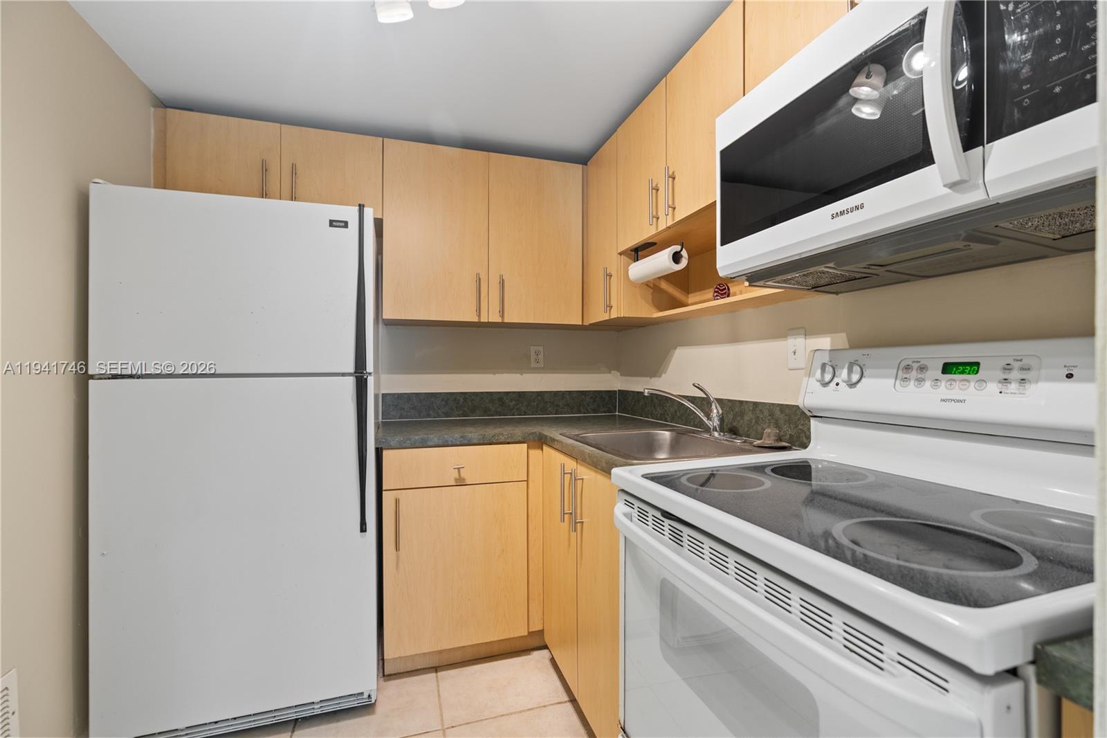 8607 SW 68th Ct #5 Pinecrest, FL 33156