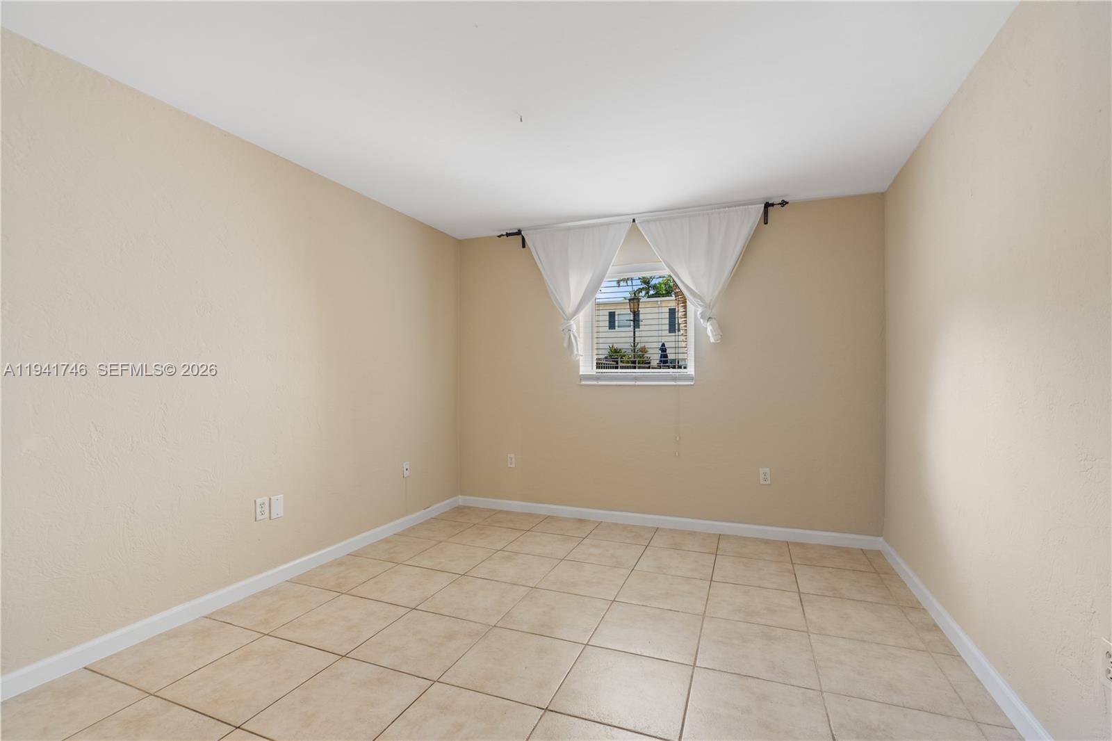 8607 SW 68th Ct #5 Pinecrest, FL 33156