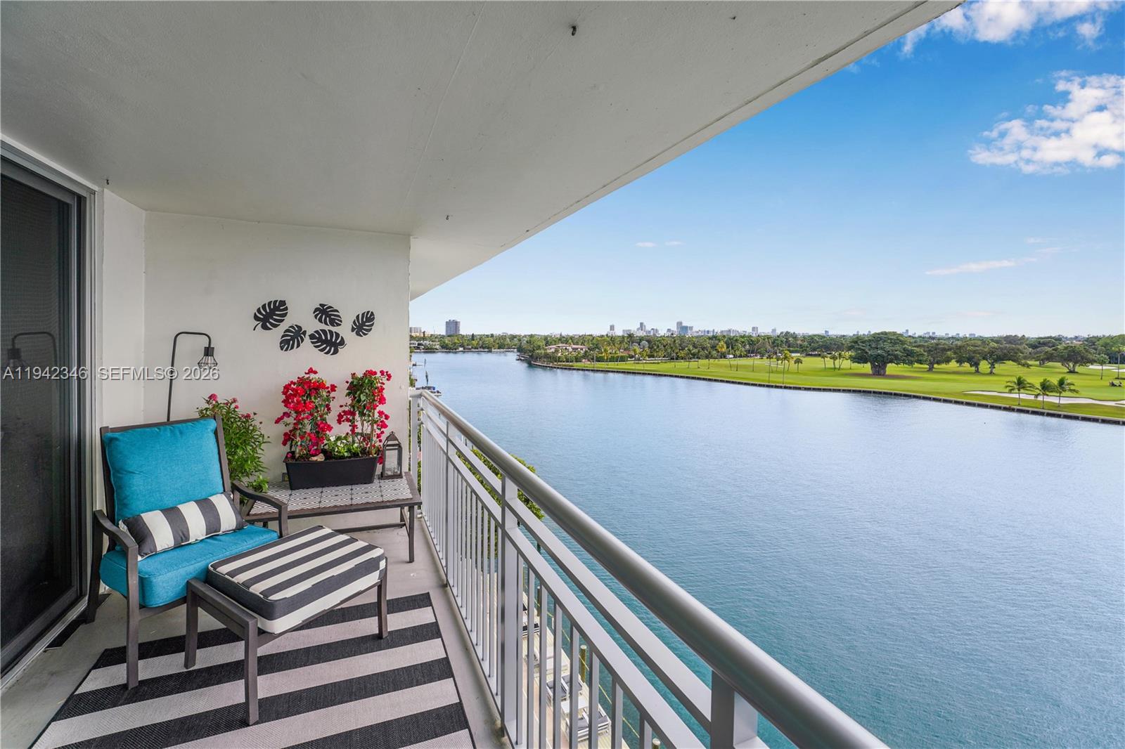 9250 W Bay Hbr Dr #PH-C Bay Harbor Islands, FL 33154