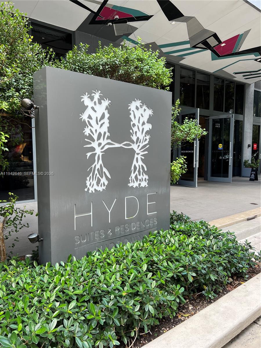 image Hyde Residences Midtown0
