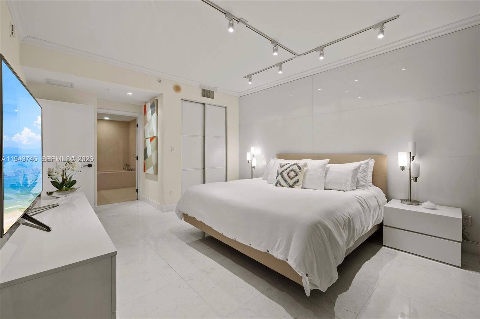 6799 Collins Ave #CPH06 Miami Beach, FL 33141