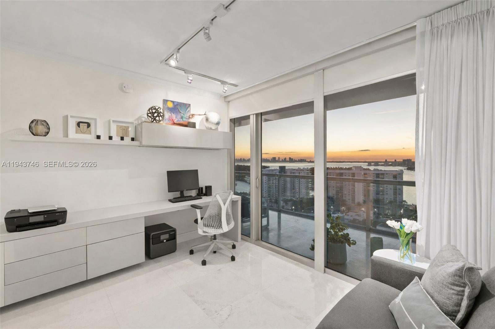 6799 Collins Ave #CPH06 Miami Beach, FL 33141