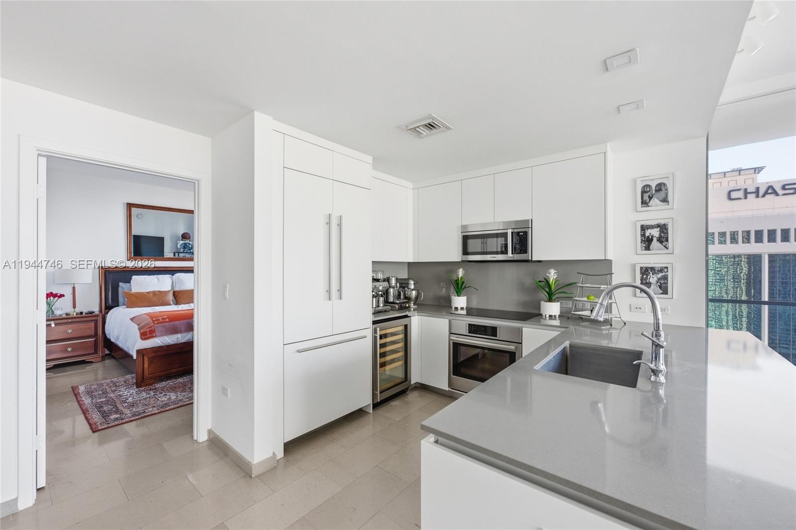 88 SW 7th St #2302 Miami, FL 33130