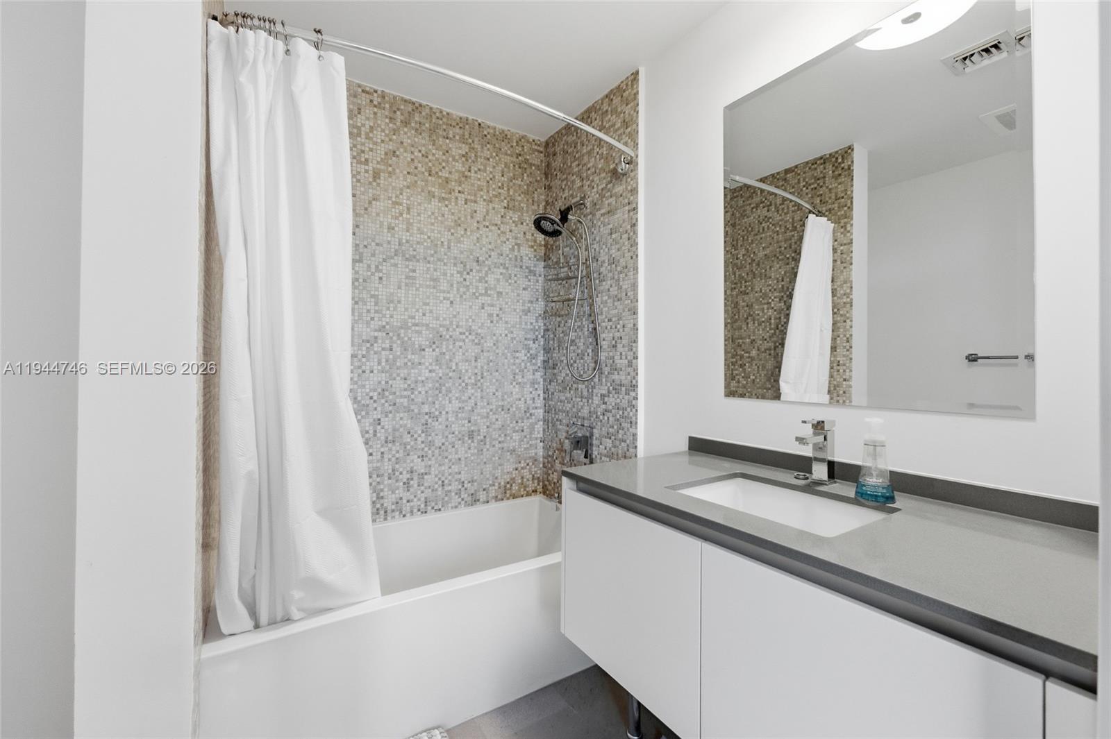 88 SW 7th St #2302 Miami, FL 33130