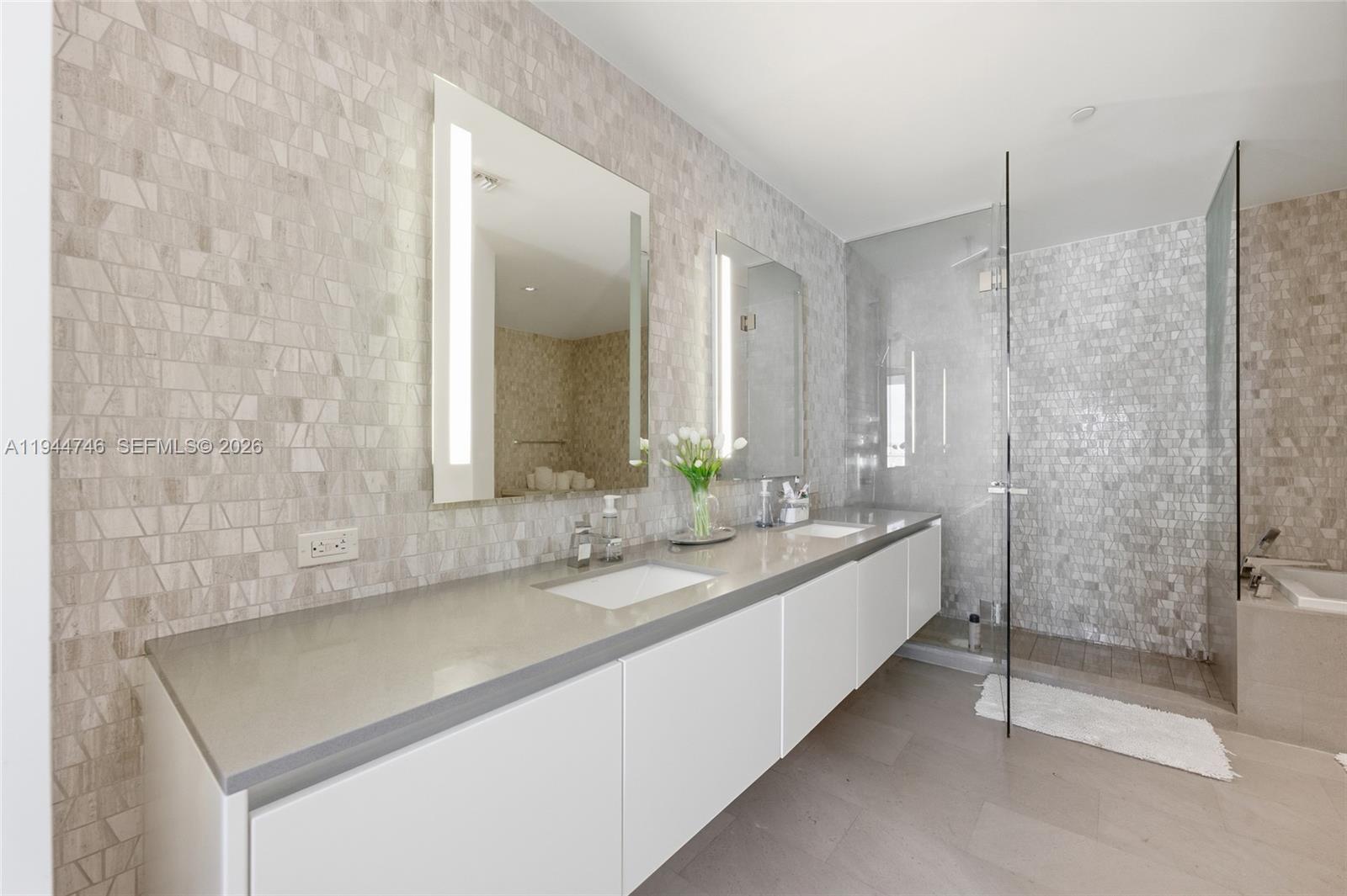 88 SW 7th St #2302 Miami, FL 33130