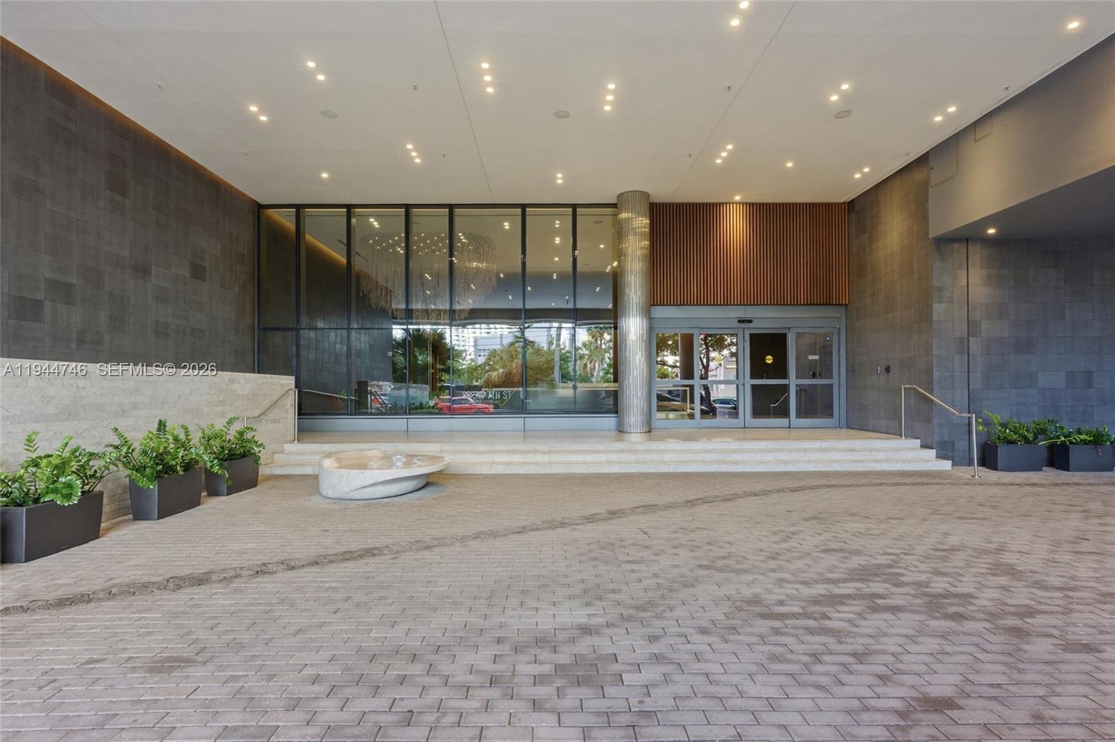 88 SW 7th St #2302 Miami, FL 33130