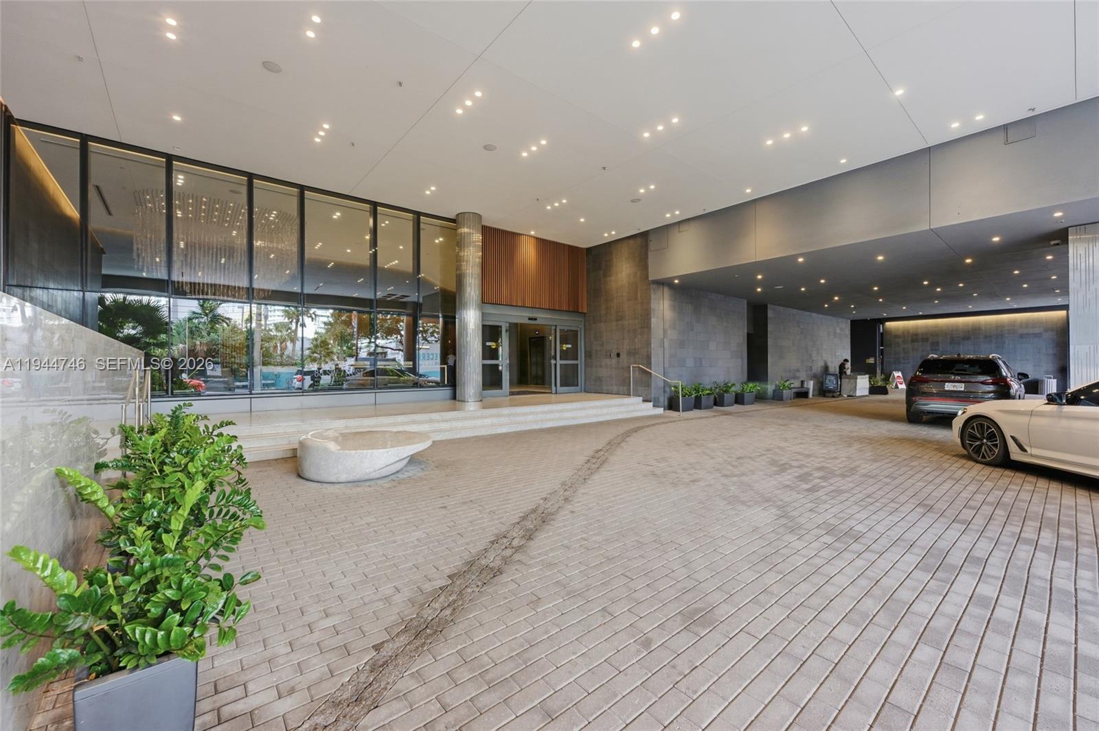 88 SW 7th St #2302 Miami, FL 33130