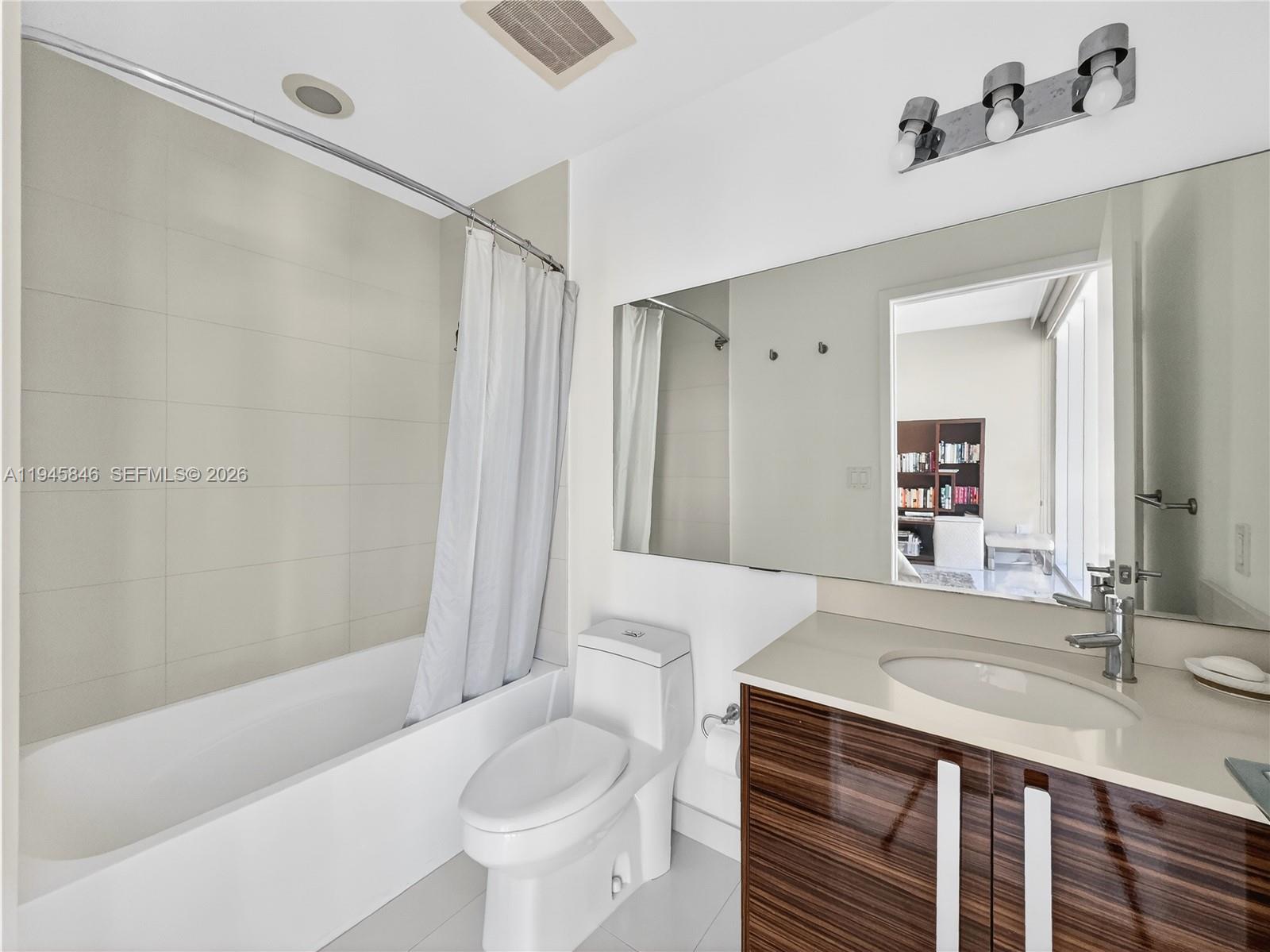 image Paramount Bay Condo19