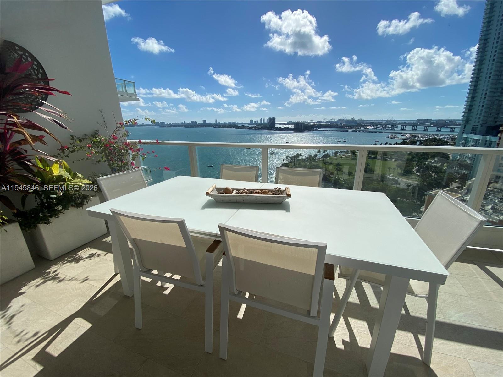 image Paramount Bay Condo3