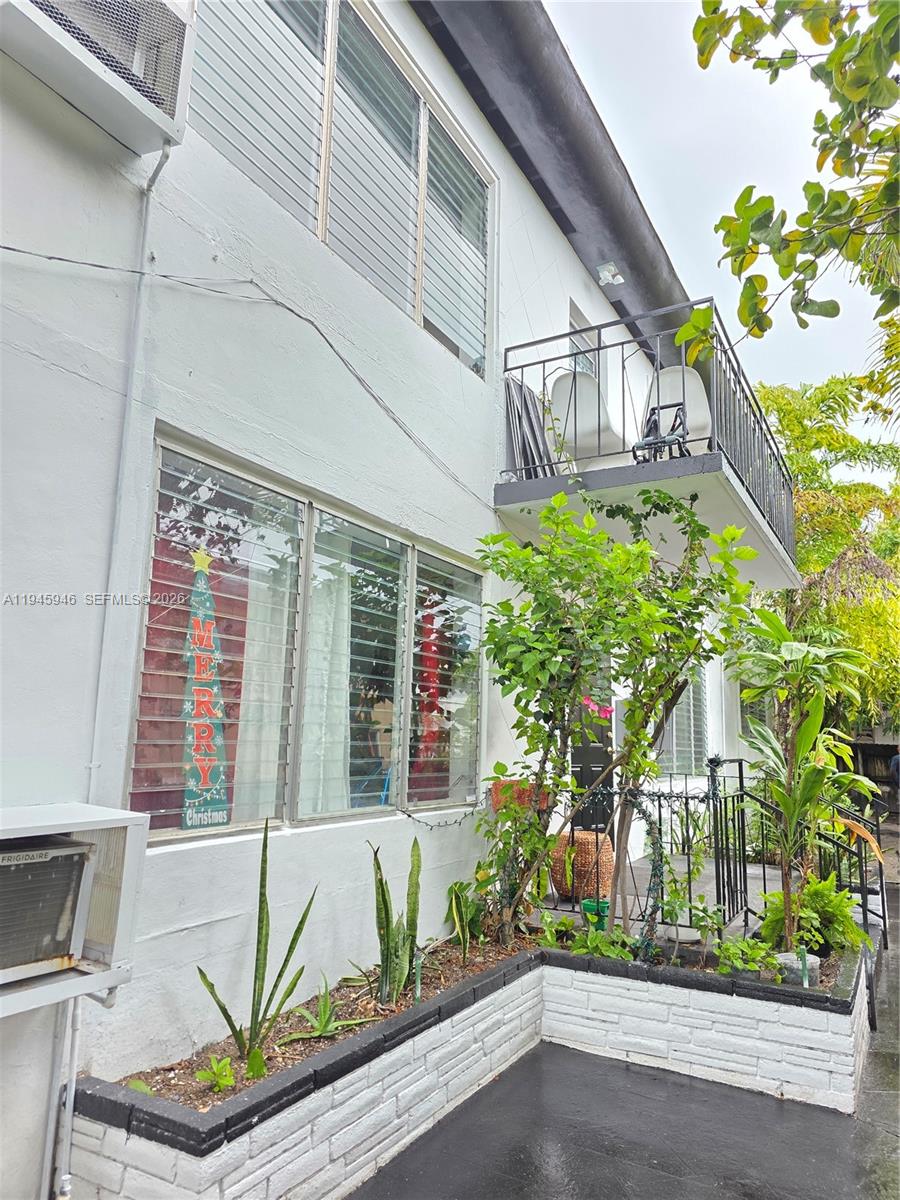 824 82nd St #4 Miami Beach, FL 33141