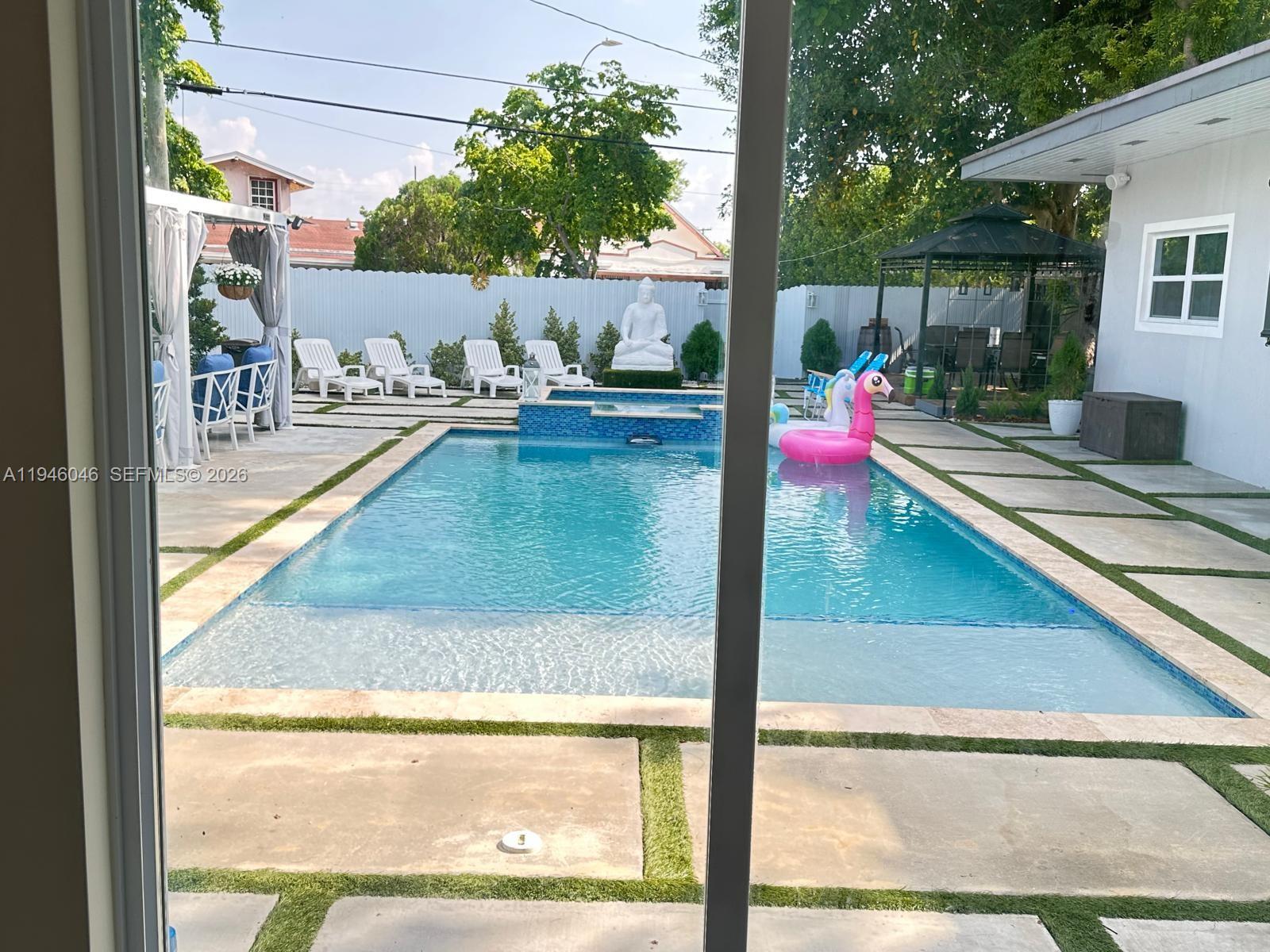 91 Glen Royal Pkwy Miami, FL 33125