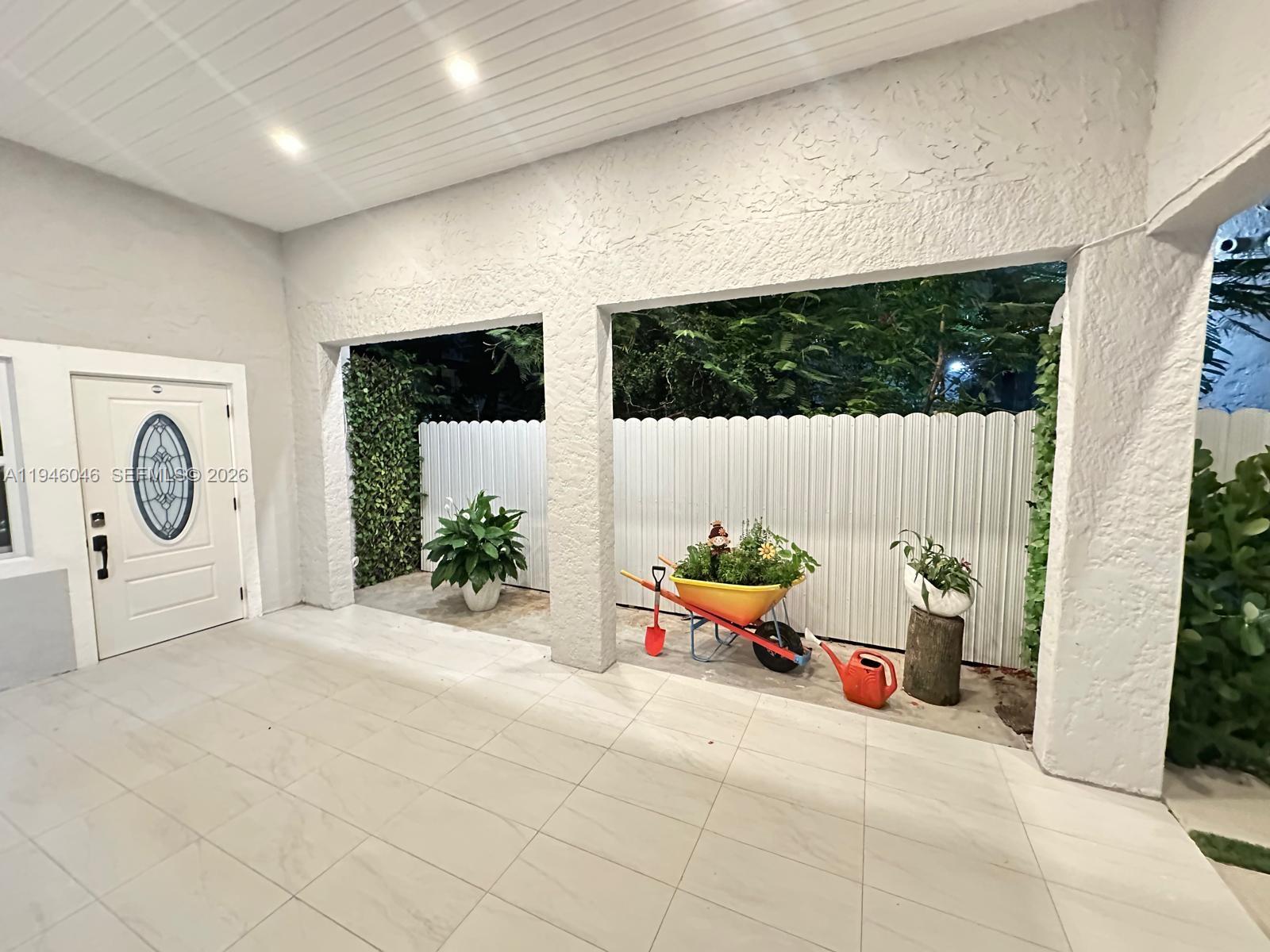 91 Glen Royal Pkwy Miami, FL 33125