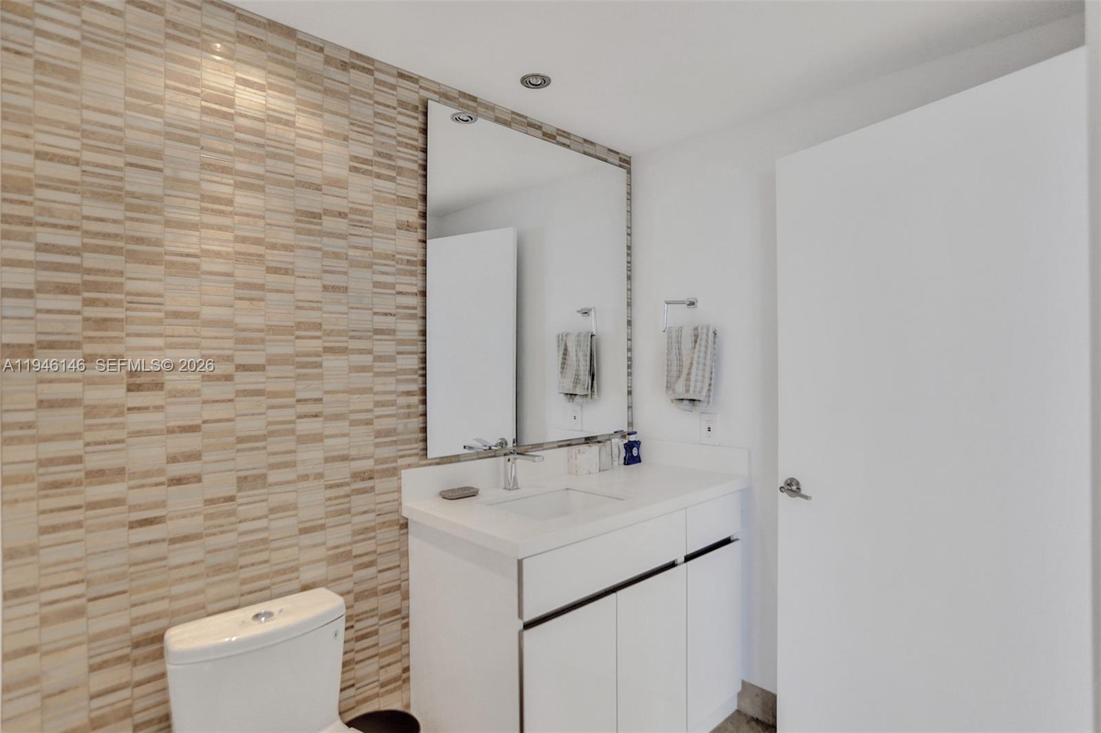 4779 Collins Ave #2607 Miami Beach, FL 33140