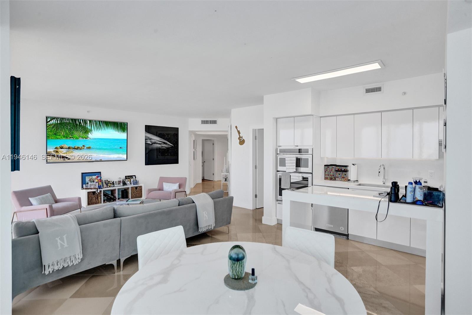 4779 Collins Ave #2607 Miami Beach, FL 33140