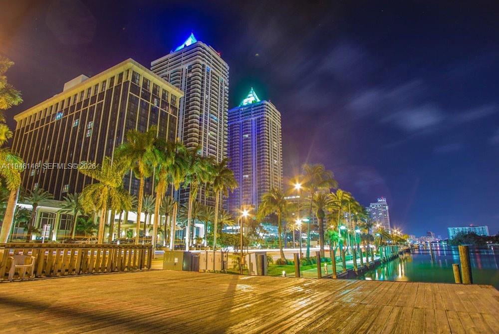 4779 Collins Ave #2607 Miami Beach, FL 33140