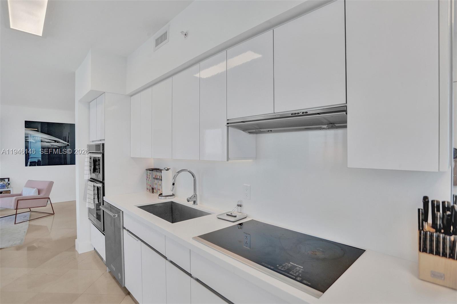 4779 Collins Ave #2607 Miami Beach, FL 33140