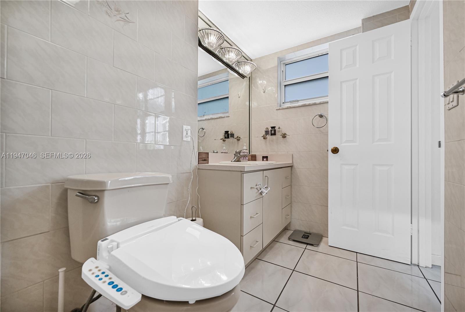 2829 Indian Crk Dr #410 Miami Beach, FL 33140