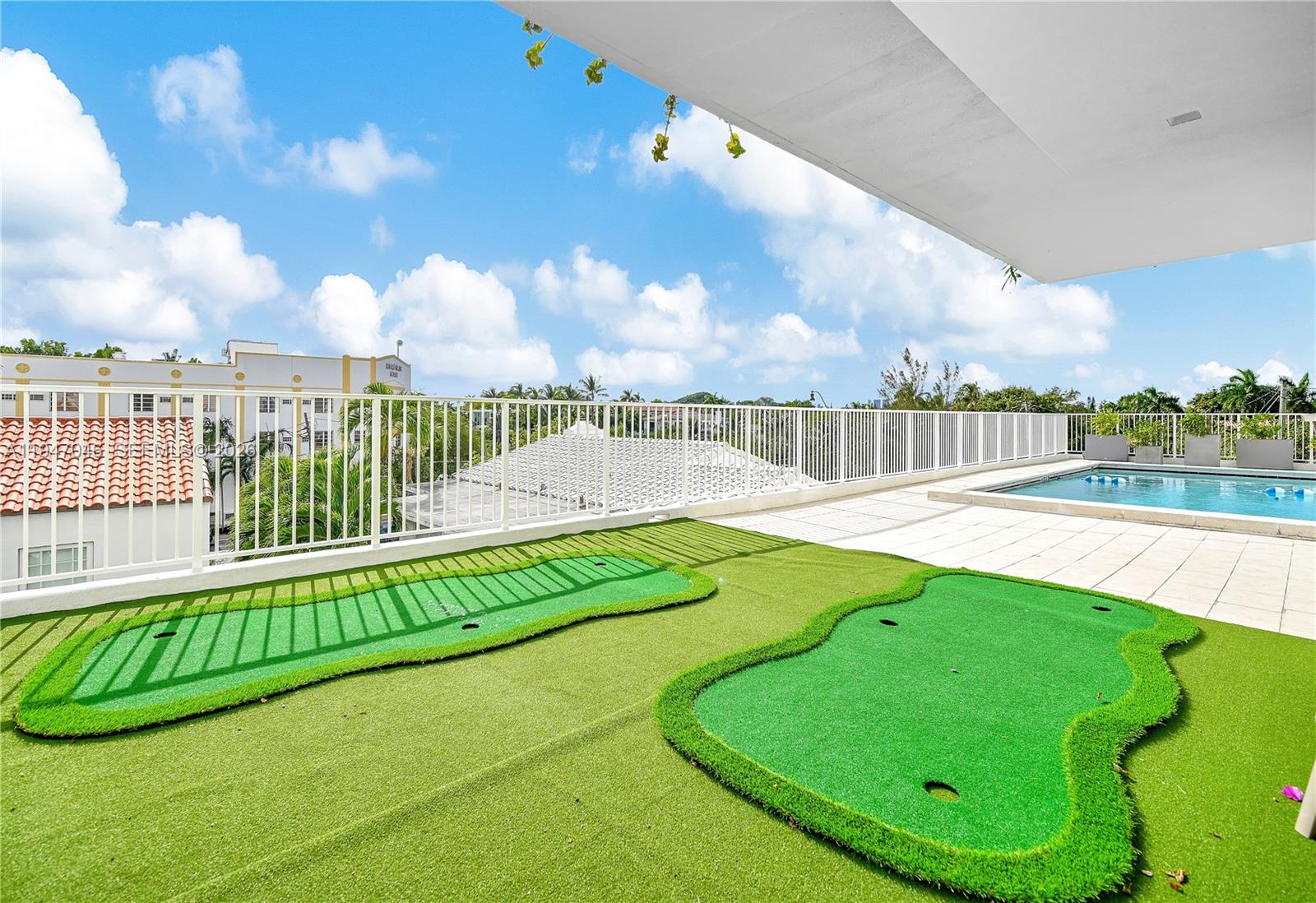 2829 Indian Crk Dr #410 Miami Beach, FL 33140