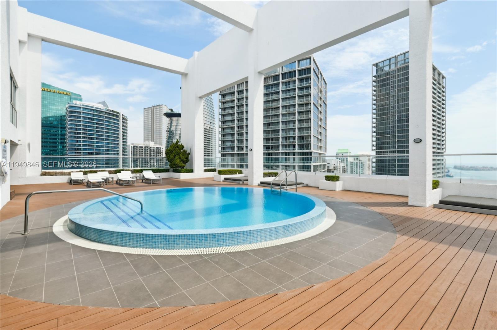 image 500 Brickell West16