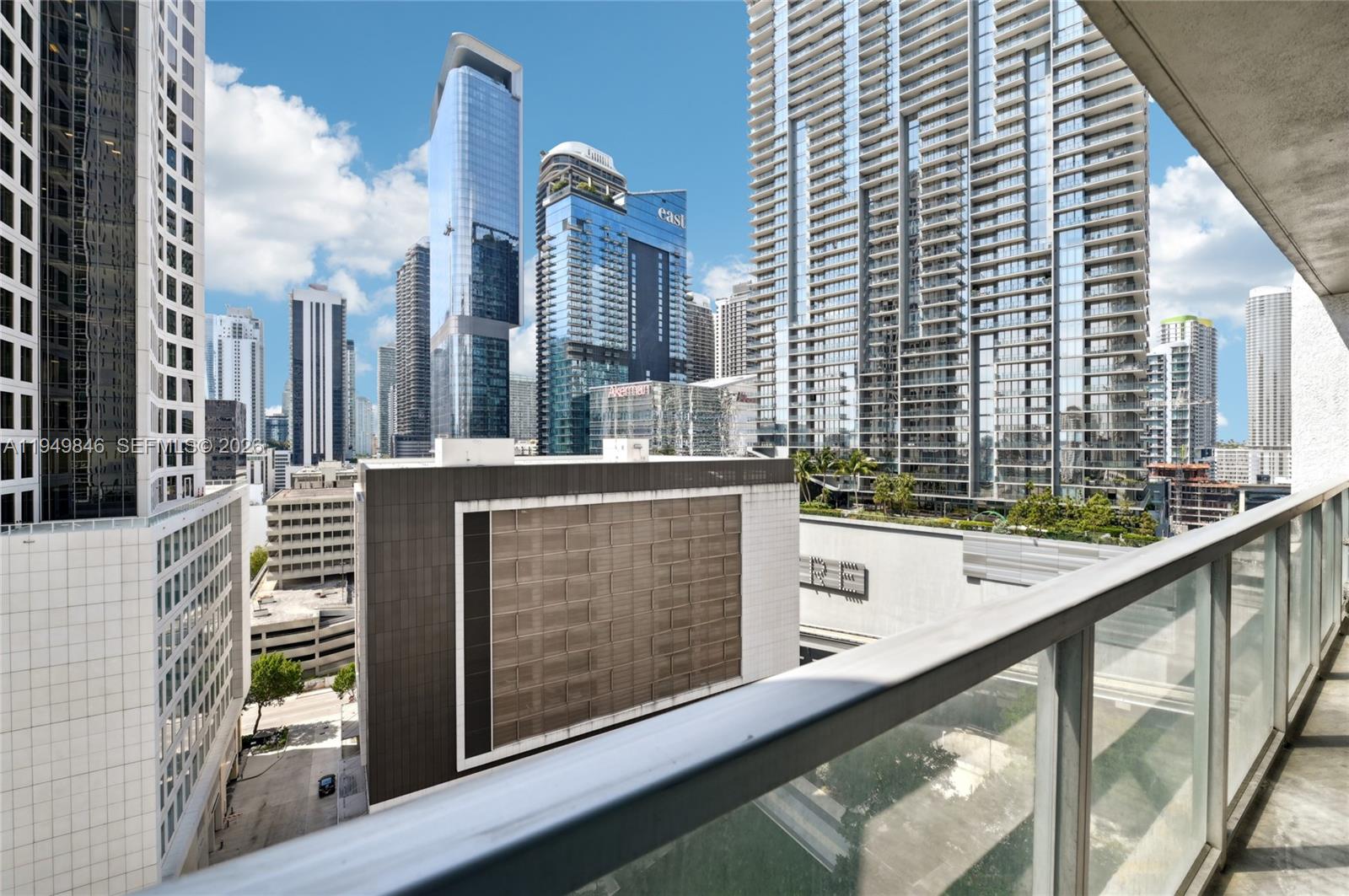 image 500 Brickell West1