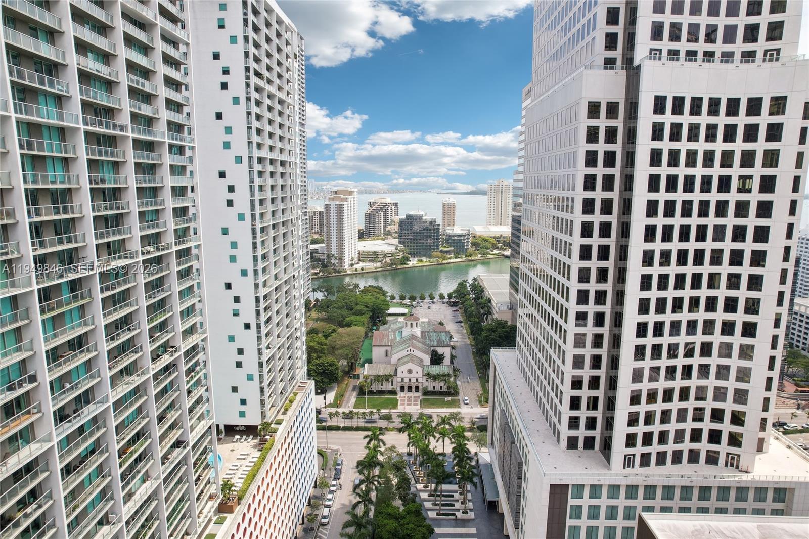 image 500 Brickell West20