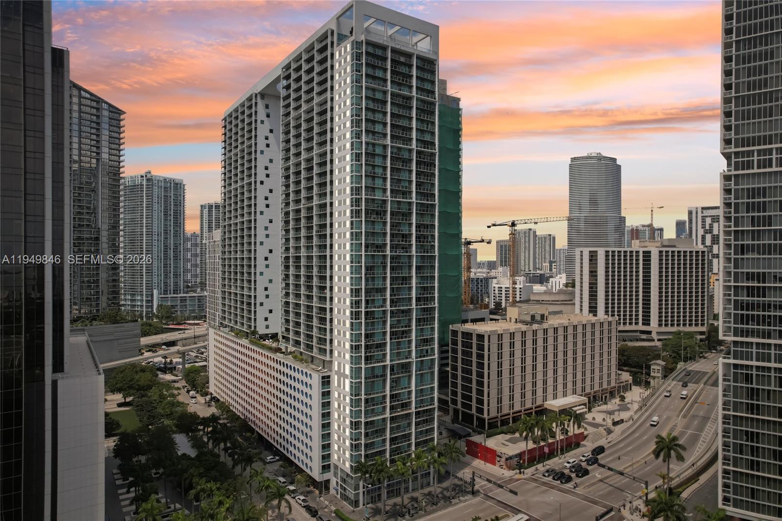 image 500 Brickell West21