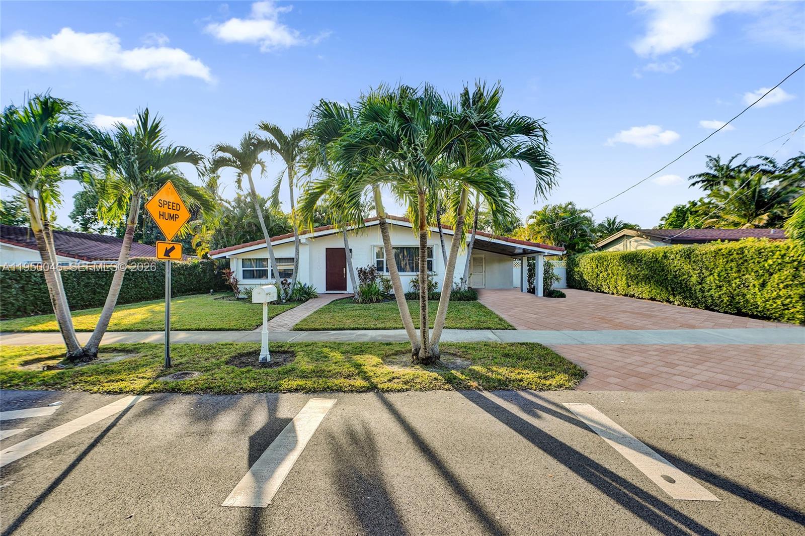 21120 NE 24th Ct Miami, FL 33180