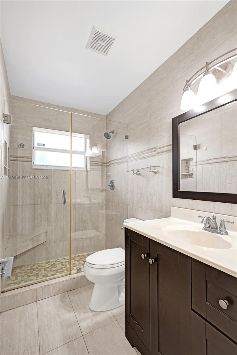 21120 NE 24th Ct Miami, FL 33180