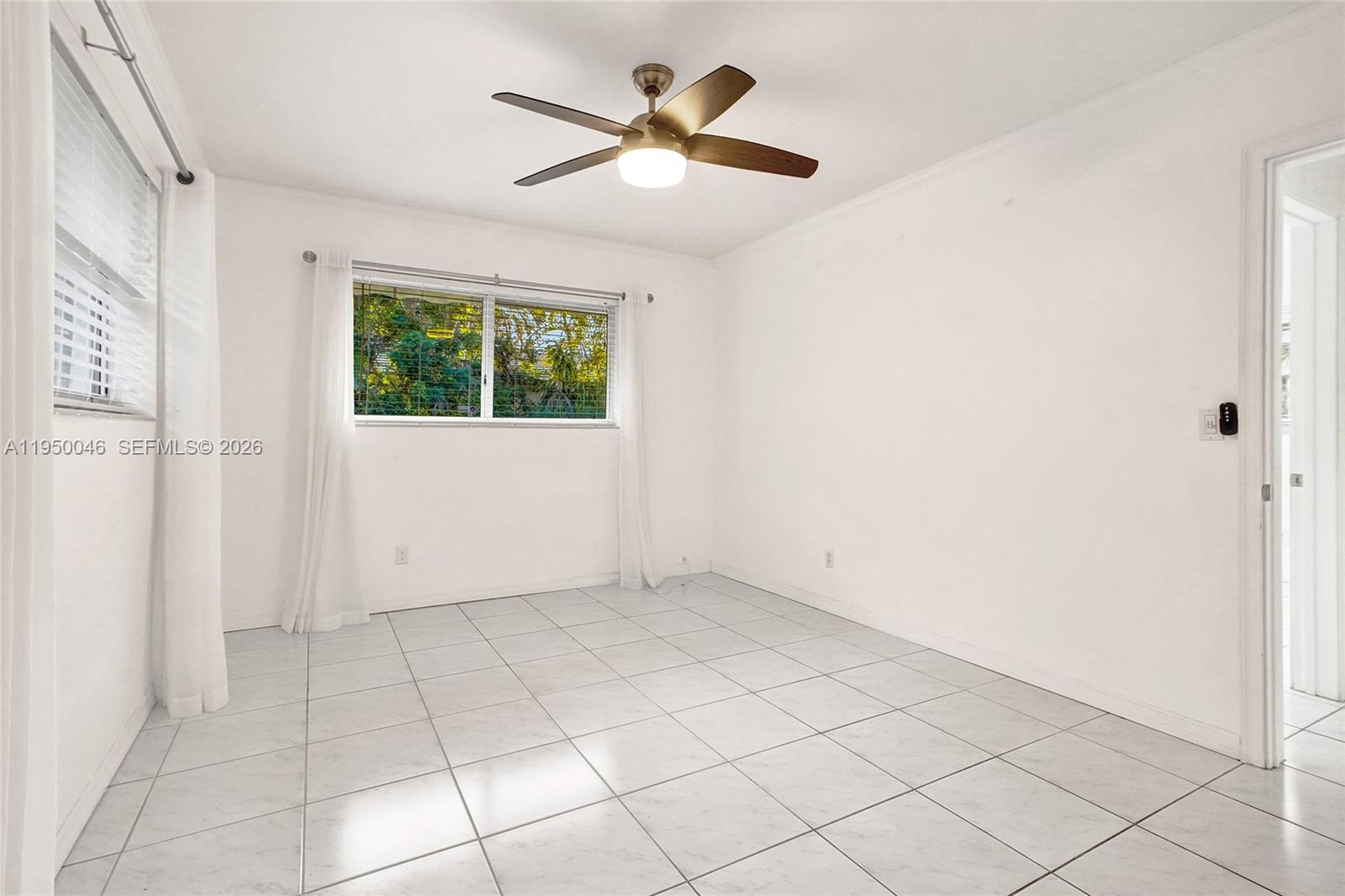 21120 NE 24th Ct Miami, FL 33180