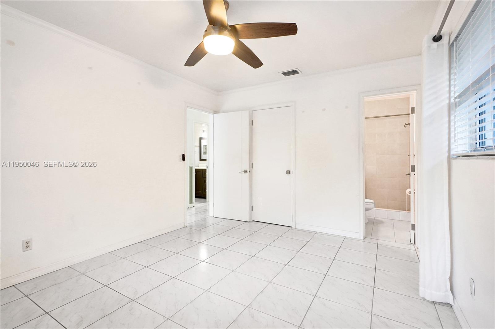 21120 NE 24th Ct Miami, FL 33180