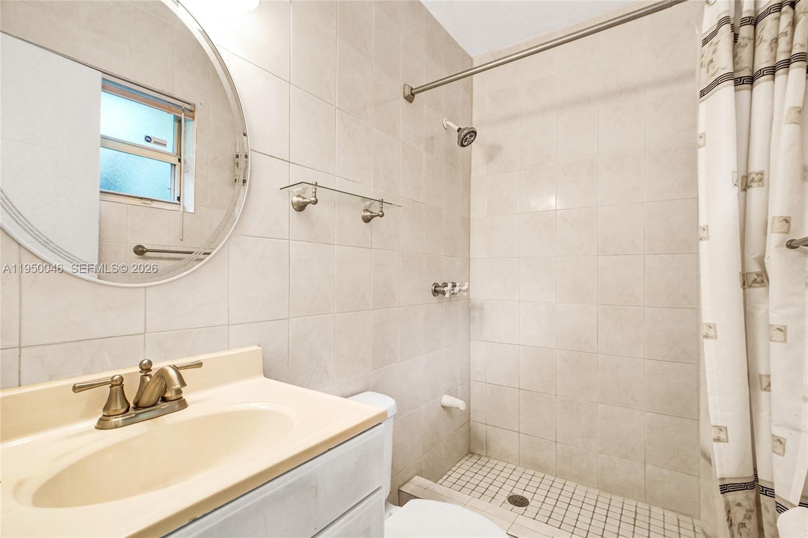 21120 NE 24th Ct Miami, FL 33180