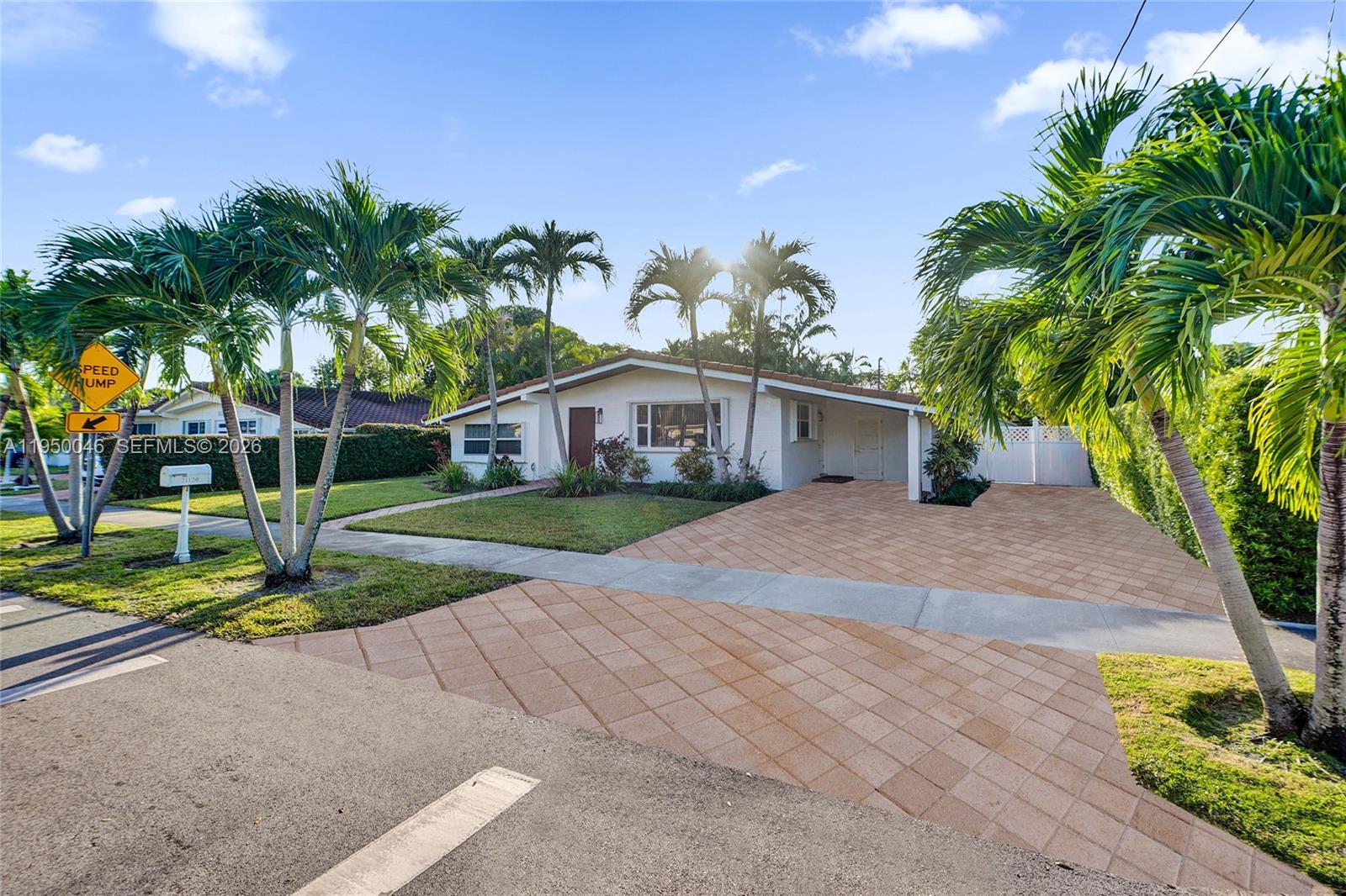 21120 NE 24th Ct Miami, FL 33180