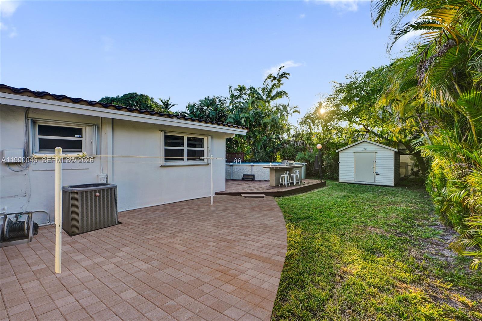 21120 NE 24th Ct Miami, FL 33180