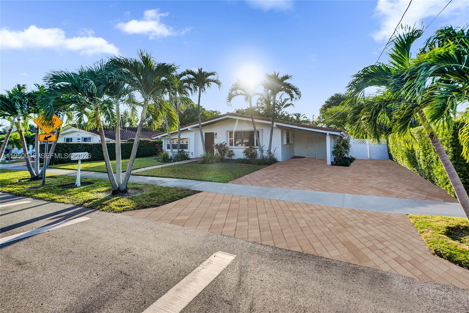 21120 NE 24th Ct Miami, FL 33180