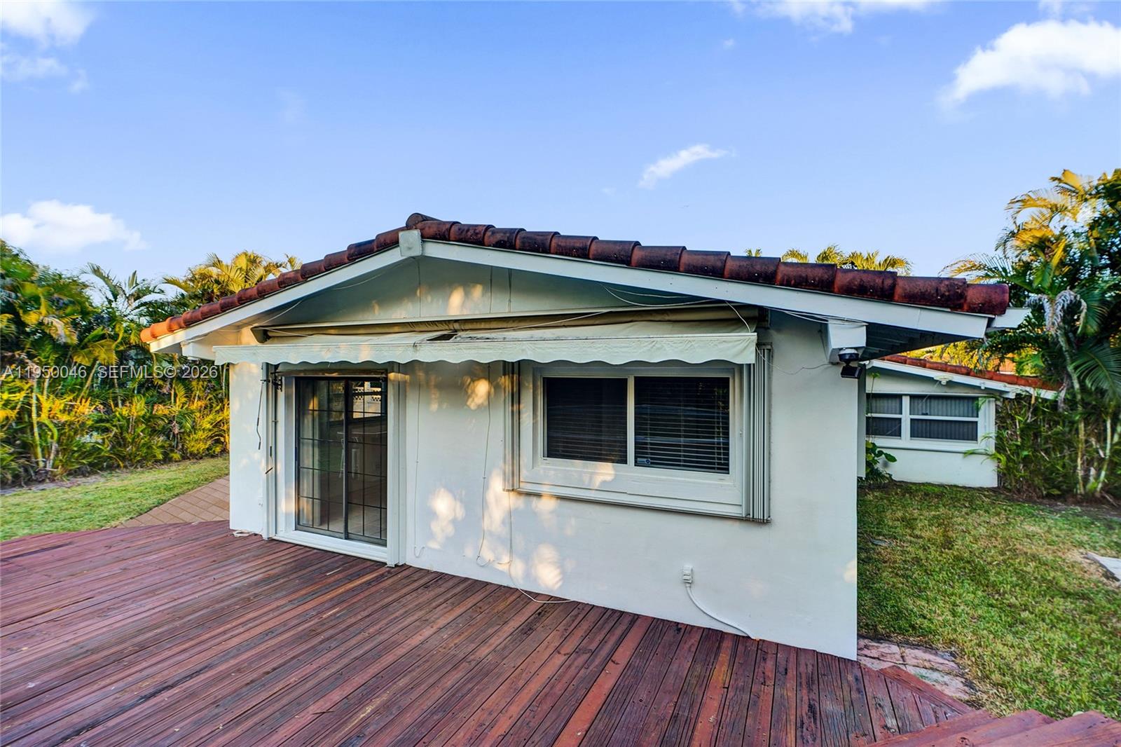 21120 NE 24th Ct Miami, FL 33180