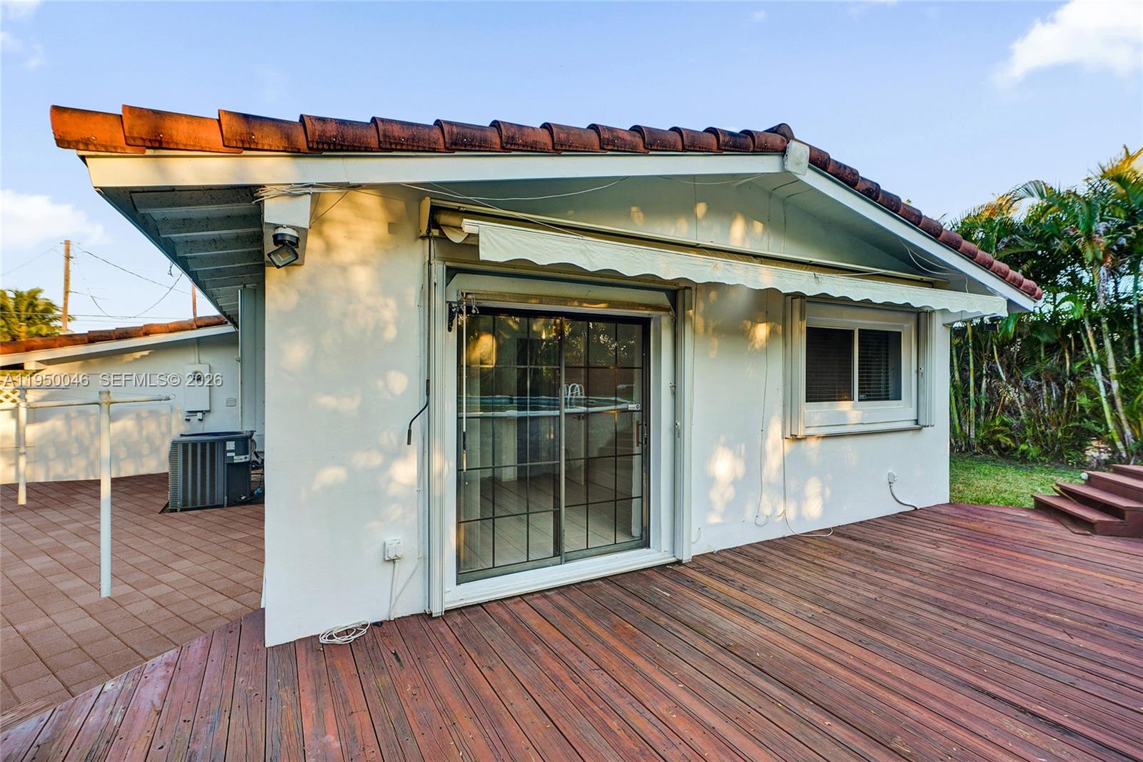 21120 NE 24th Ct Miami, FL 33180