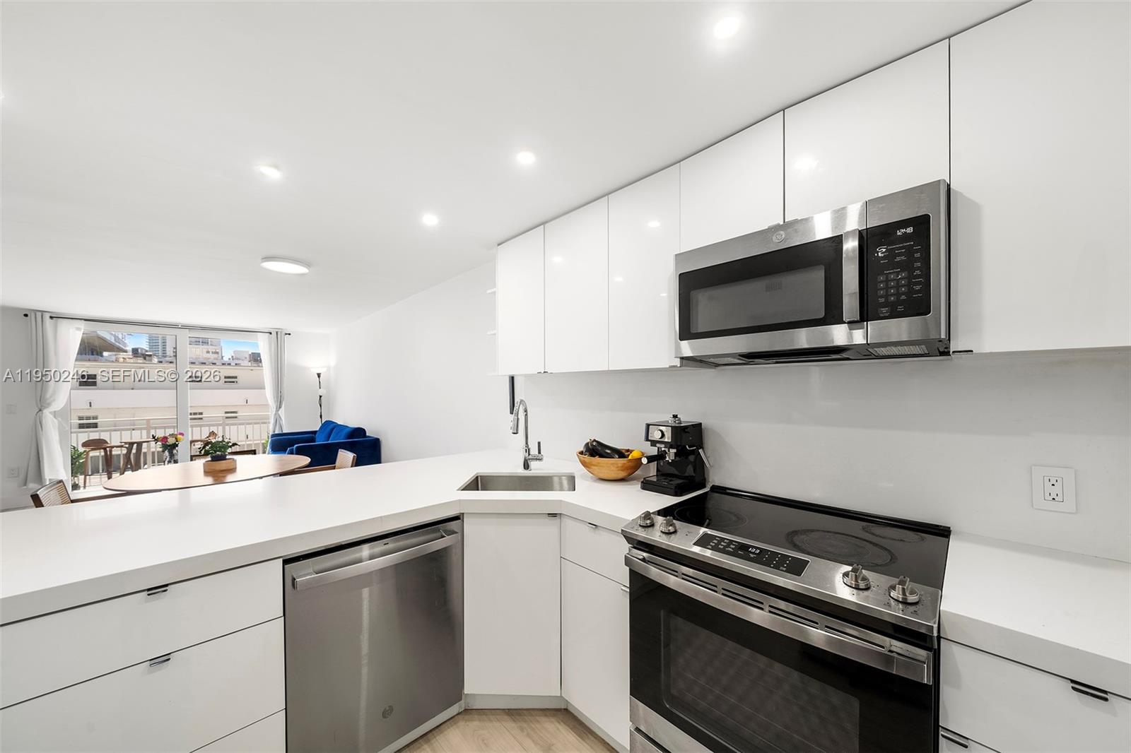 345 Ocean Dr #610 Miami Beach, FL 33139