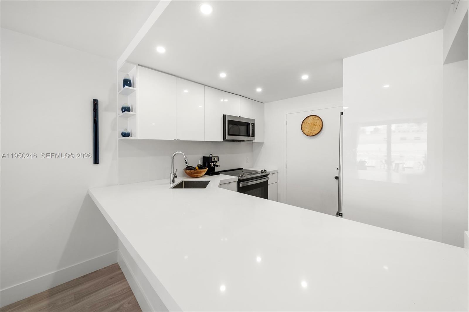 345 Ocean Dr #610 Miami Beach, FL 33139