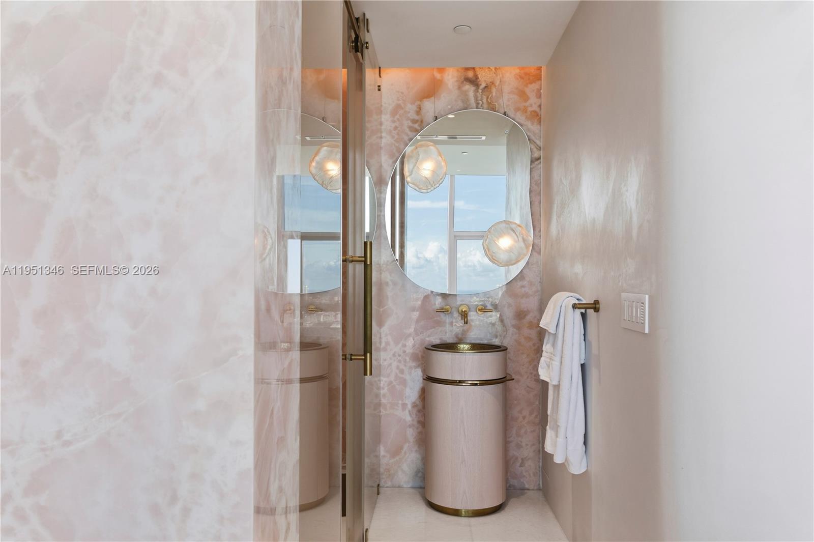 851 NE 1st Ave #3411 Miami, FL 33132