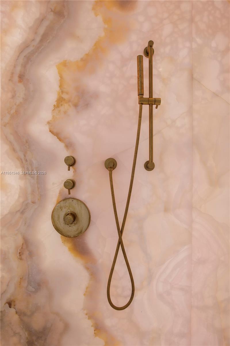 851 NE 1st Ave #3411 Miami, FL 33132