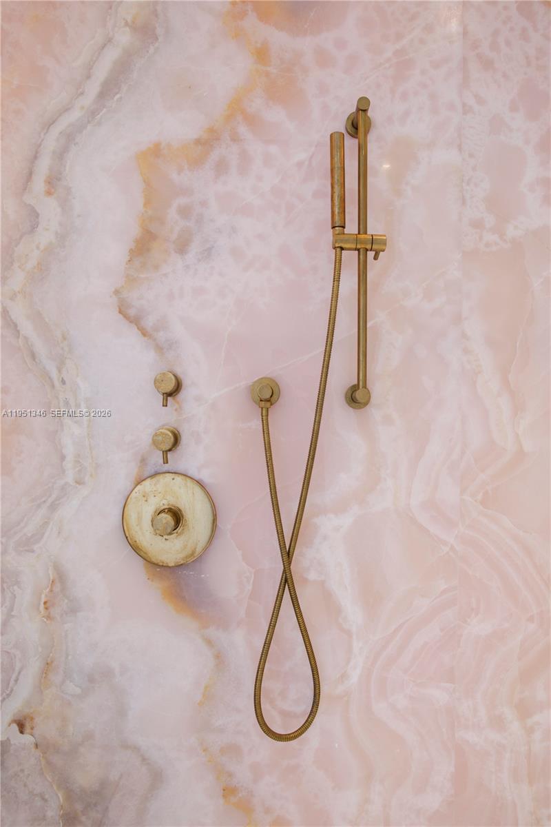 851 NE 1st Ave #3411 Miami, FL 33132