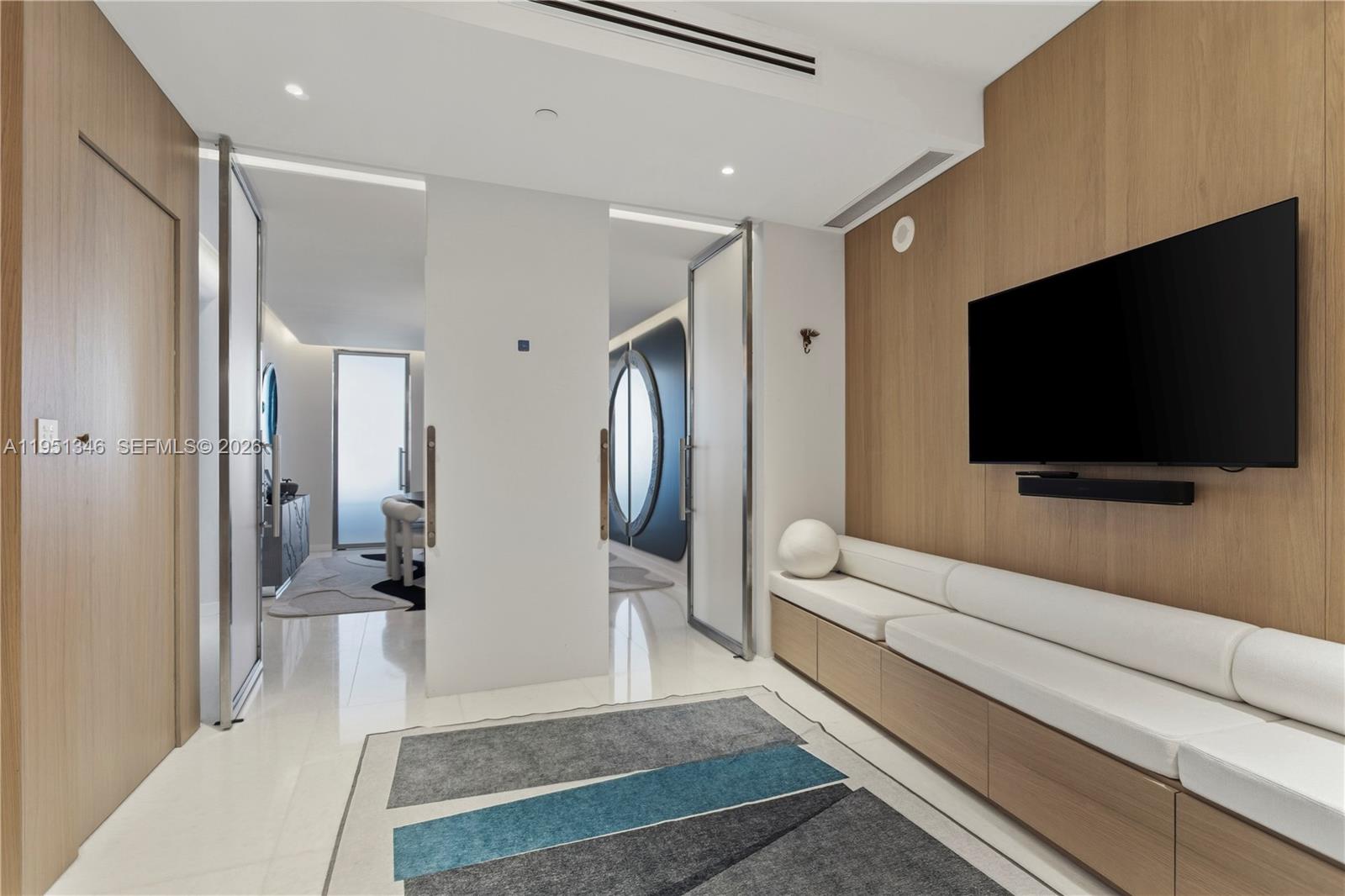 851 NE 1st Ave #3411 Miami, FL 33132