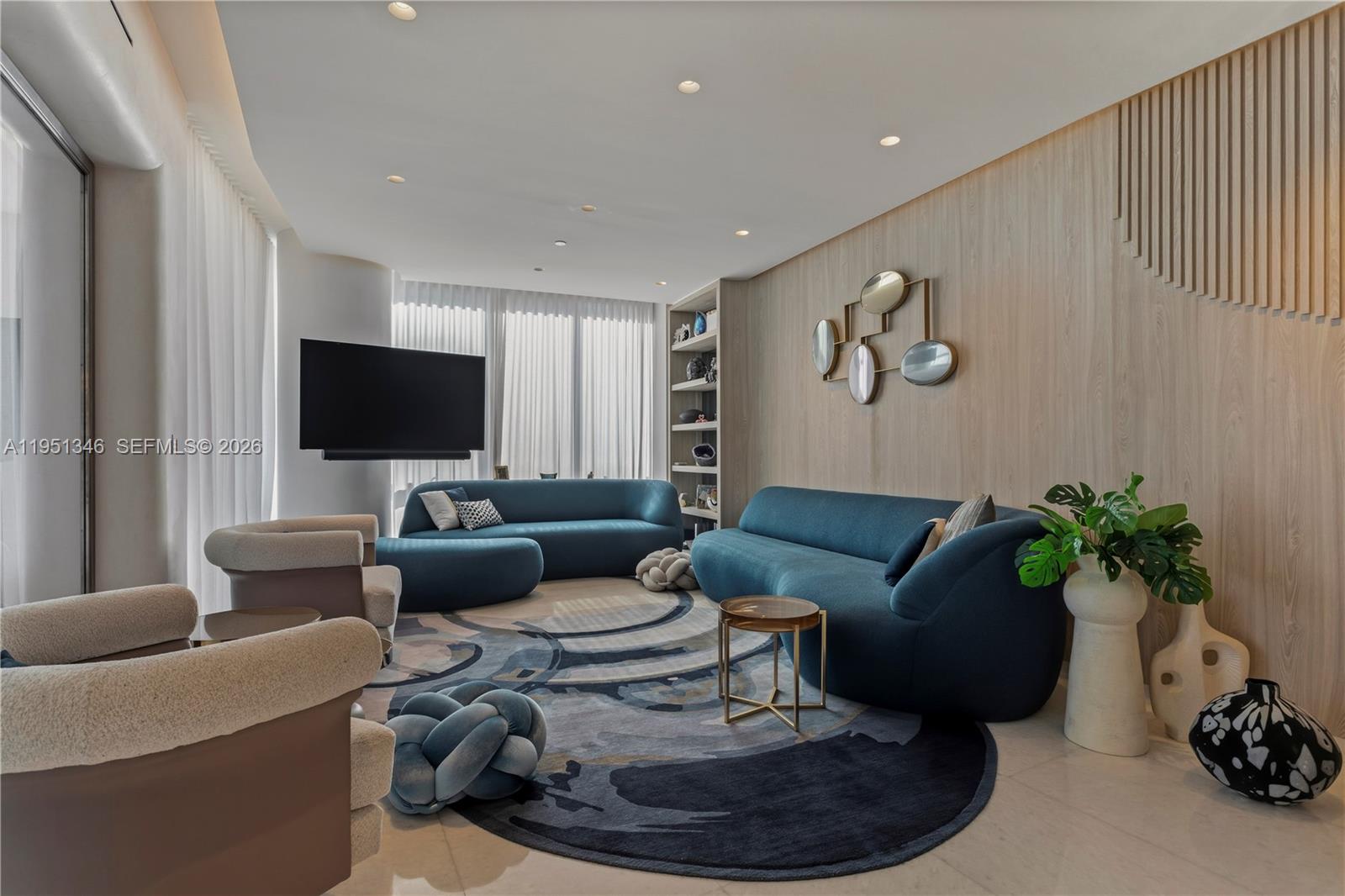 851 NE 1st Ave #3411 Miami, FL 33132